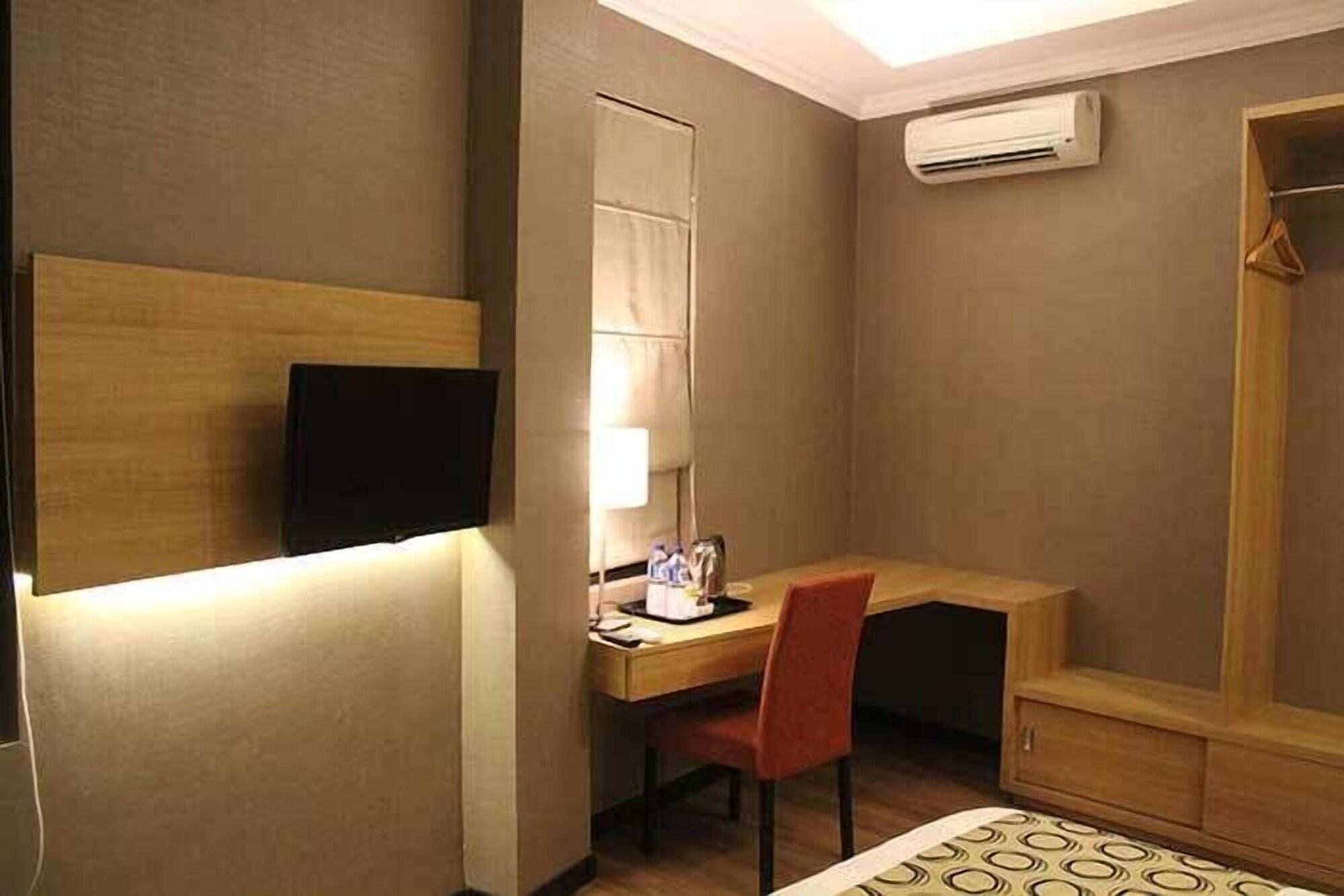 Fontana Hotel Jakarta Exterior photo