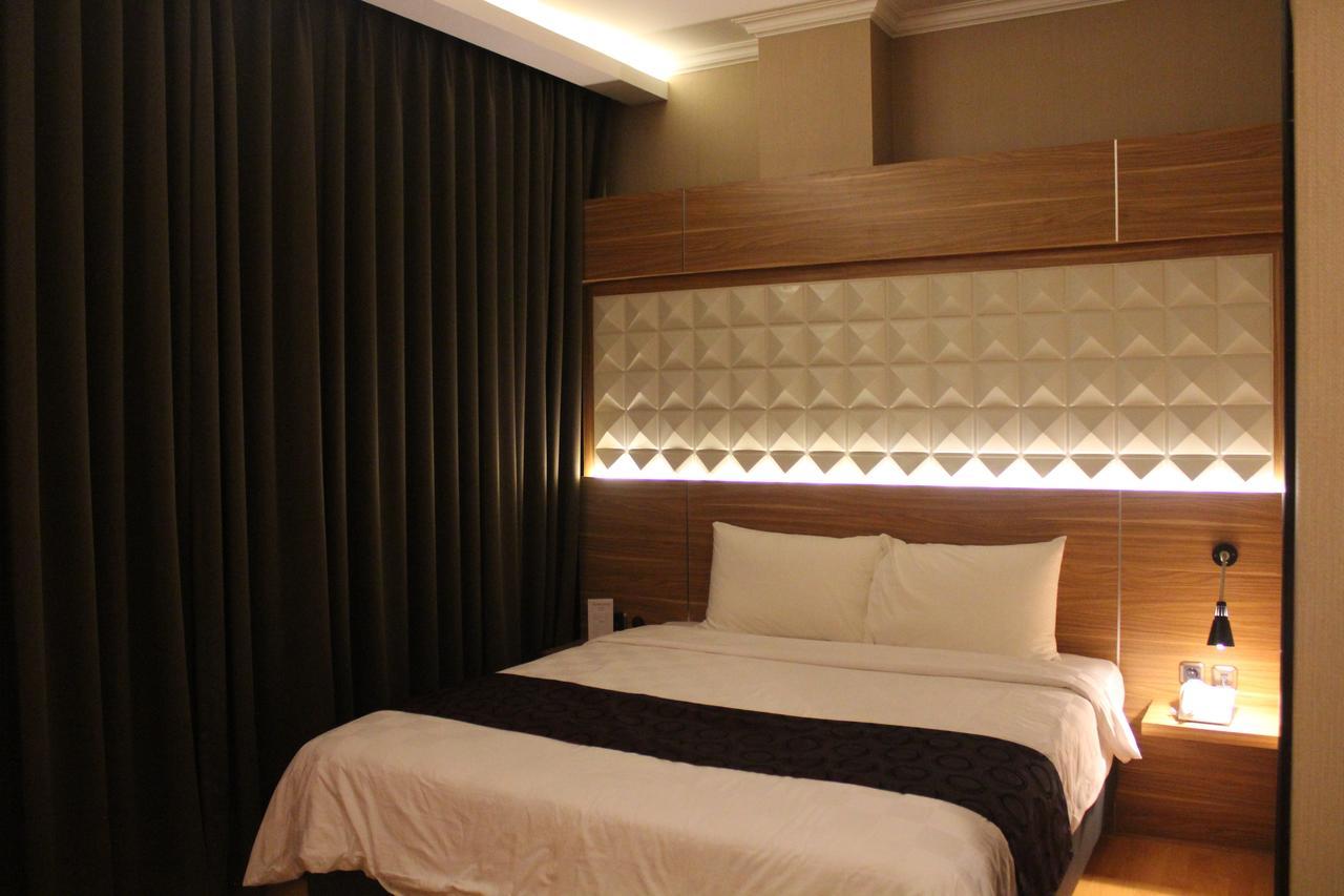 Fontana Hotel Jakarta Exterior photo