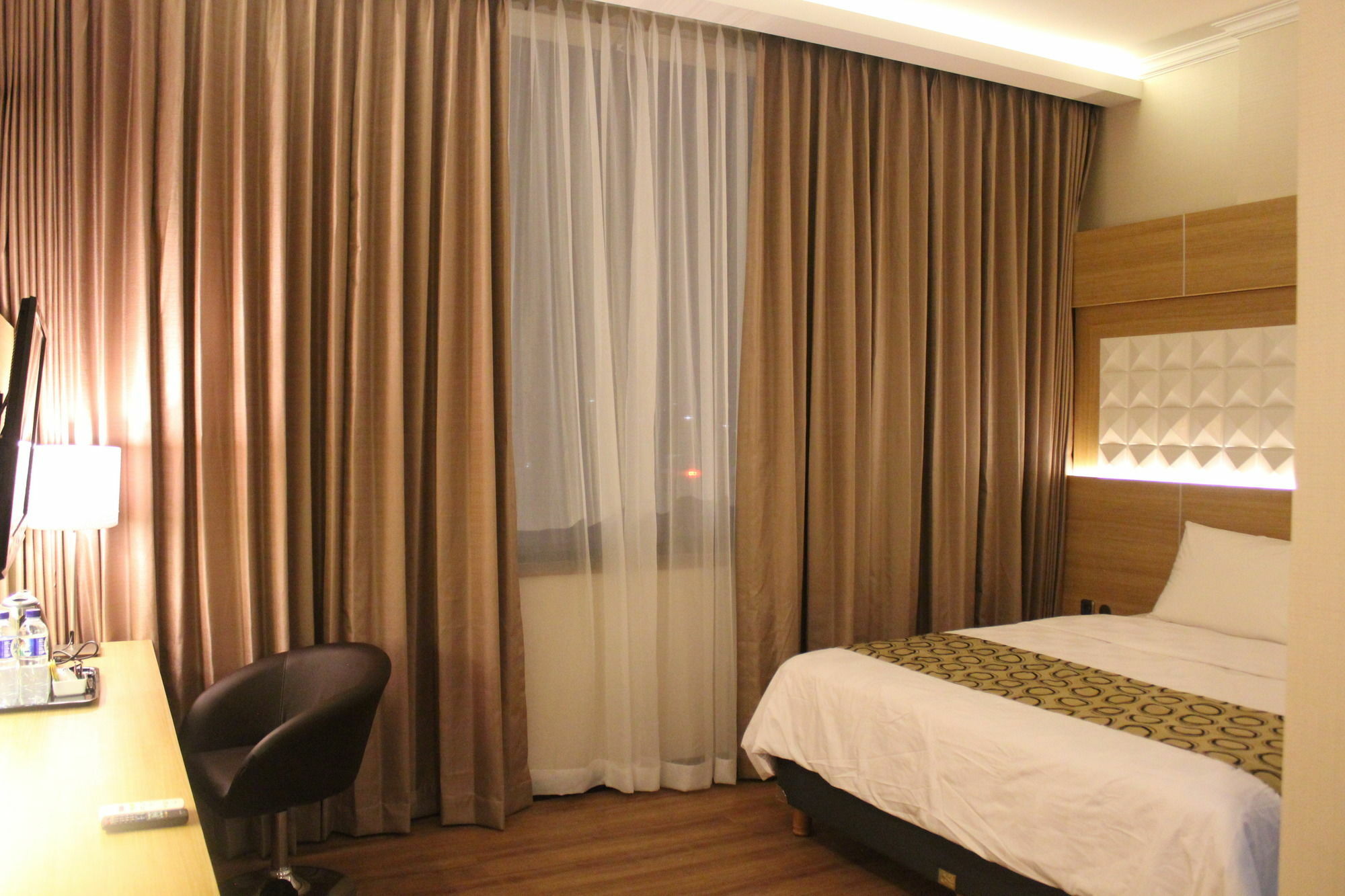 Fontana Hotel Jakarta Exterior photo